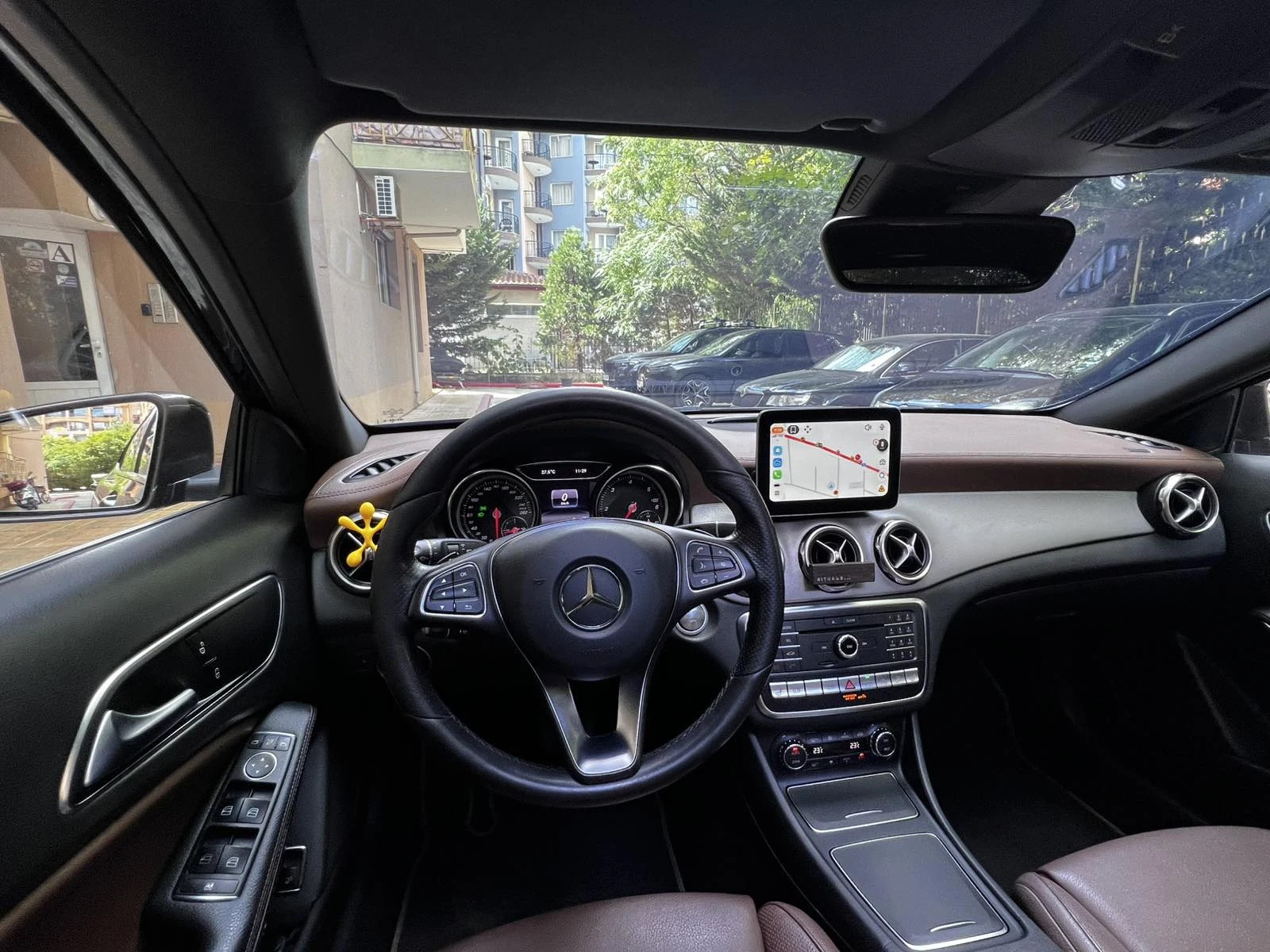 Mercedes-Benz GLA 200 d 4MATIC Lux Face Panorama CarPlay 180  Cam, снимка 10 - Автомобили и джипове - 55662070