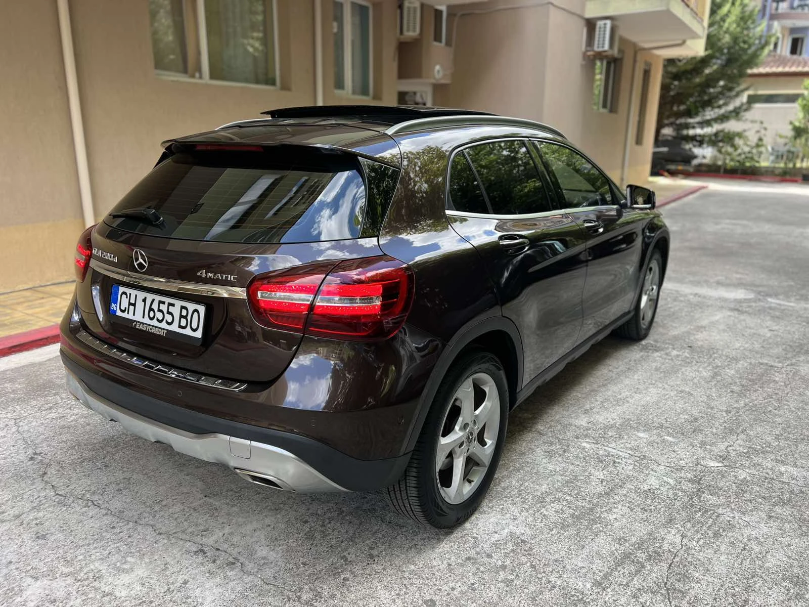 Mercedes-Benz GLA 200 d 4MATIC Lux Face Panorama CarPlay 180  Cam, снимка 4 - Автомобили и джипове - 55662070