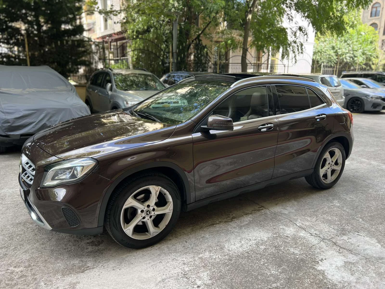 Mercedes-Benz GLA 200 d 4MATIC Lux Face Panorama CarPlay 180  Cam, снимка 6 - Автомобили и джипове - 55662070