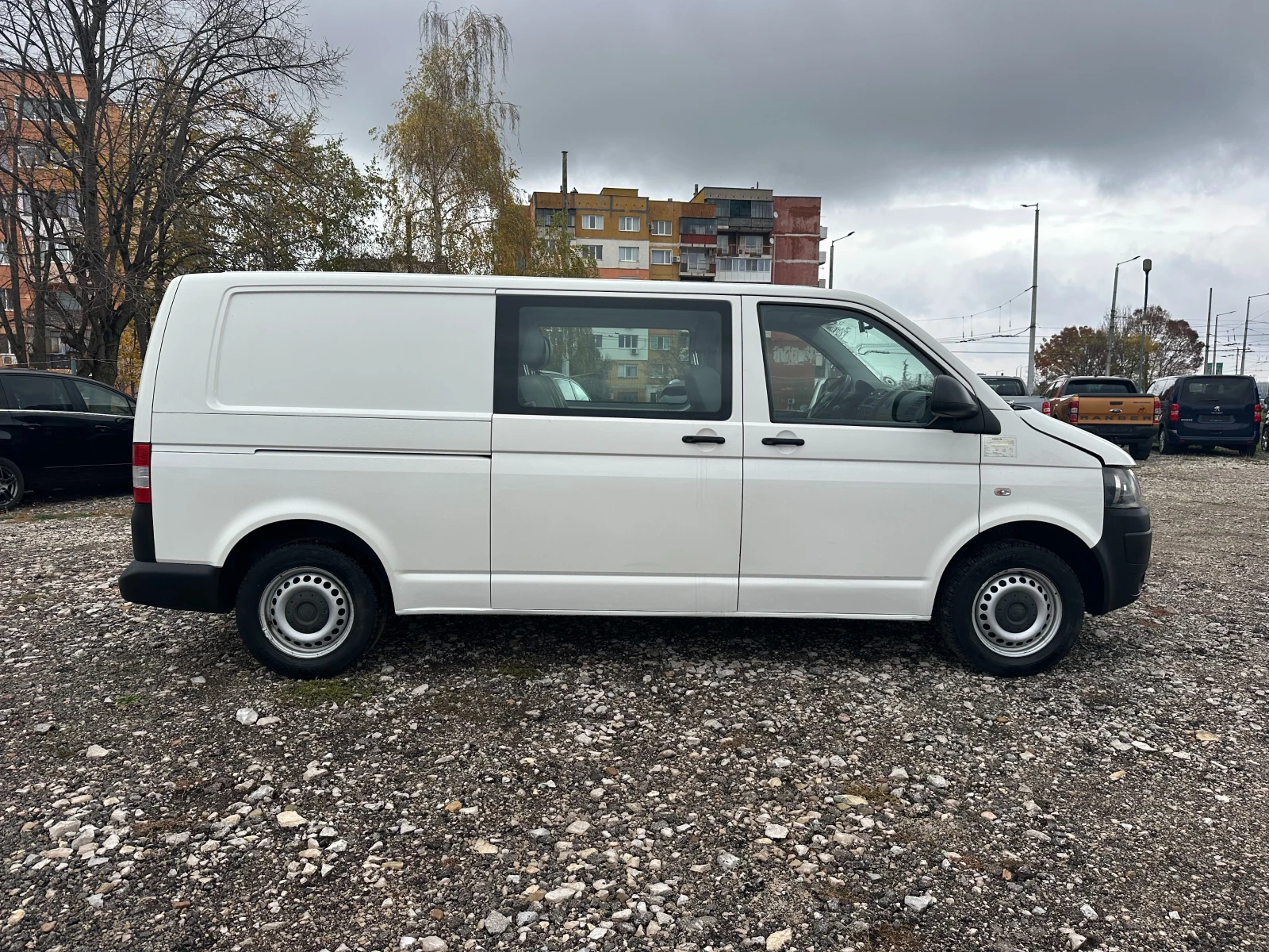 VW Transporter 2.0TDI 140kc LONG 6MESTA - изображение 2