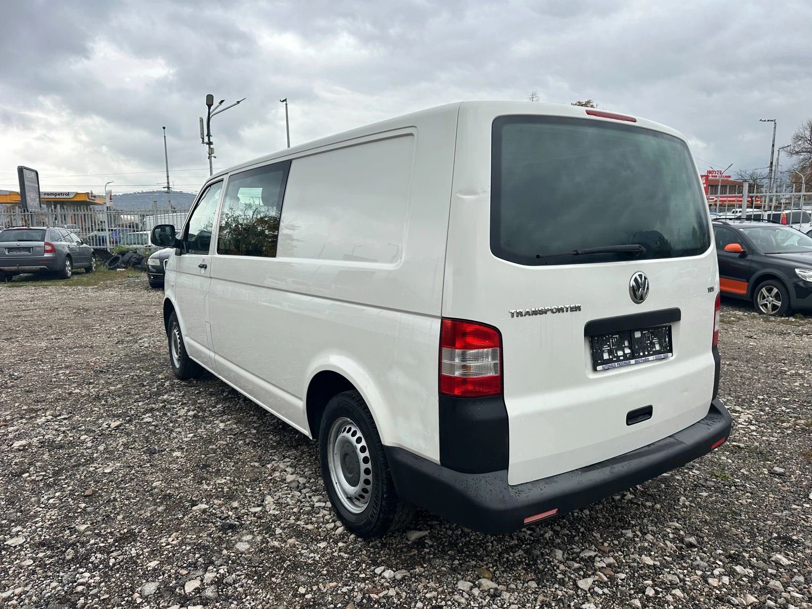VW Transporter 2.0TDI 140kc LONG 6MESTA - изображение 5