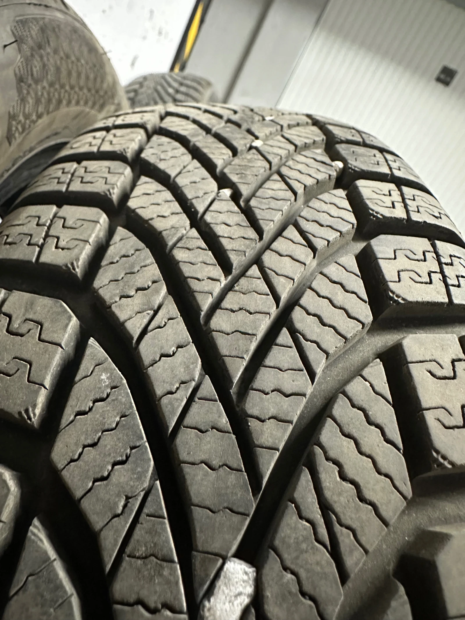 Гуми Зимни 175/65R17