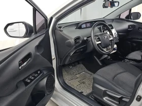 Toyota Prius 1.8 Хибрид, снимка 9