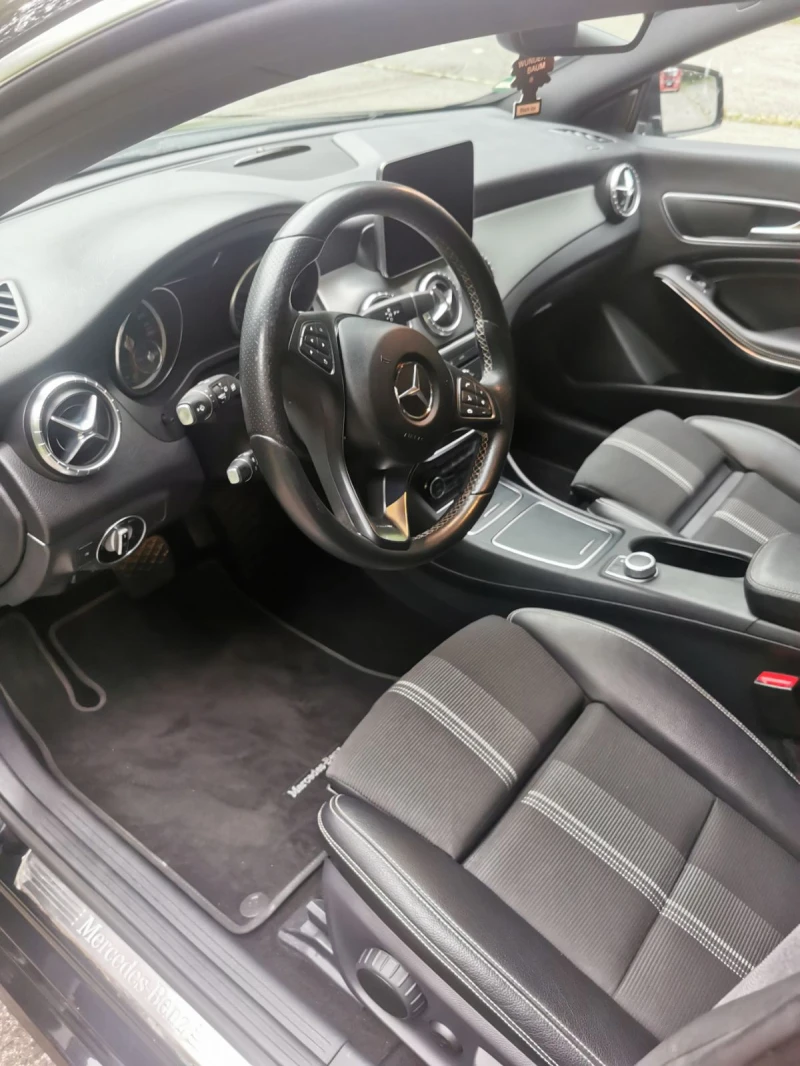 Mercedes-Benz CLA 200, снимка 10 - Автомобили и джипове - 47550547