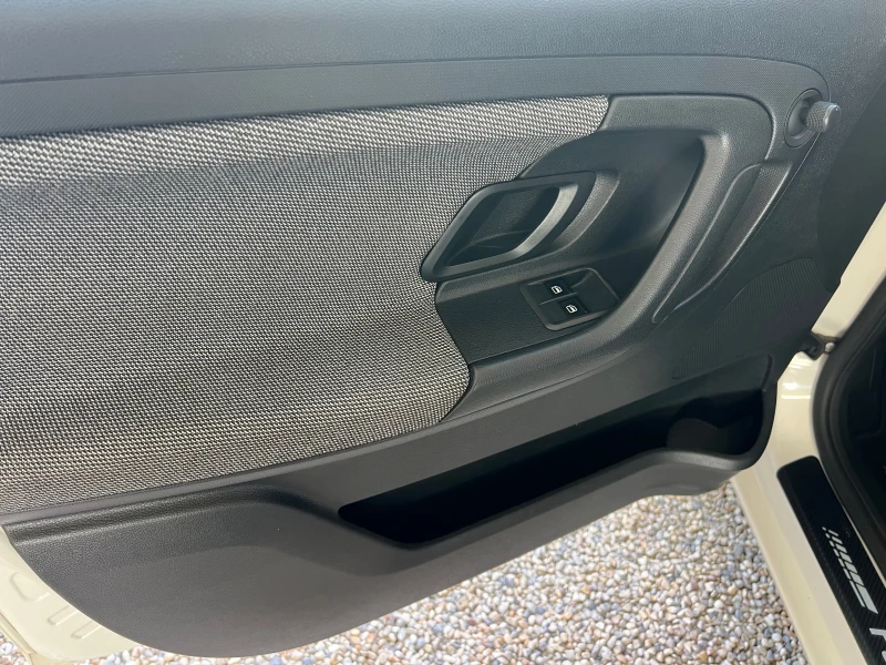 Skoda Fabia Германия перфект, снимка 11 - Автомобили и джипове - 51970316