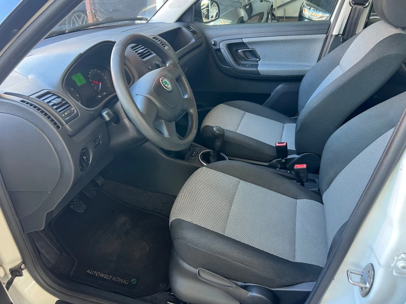 Skoda Fabia Германия перфект, снимка 13 - Автомобили и джипове - 51970316