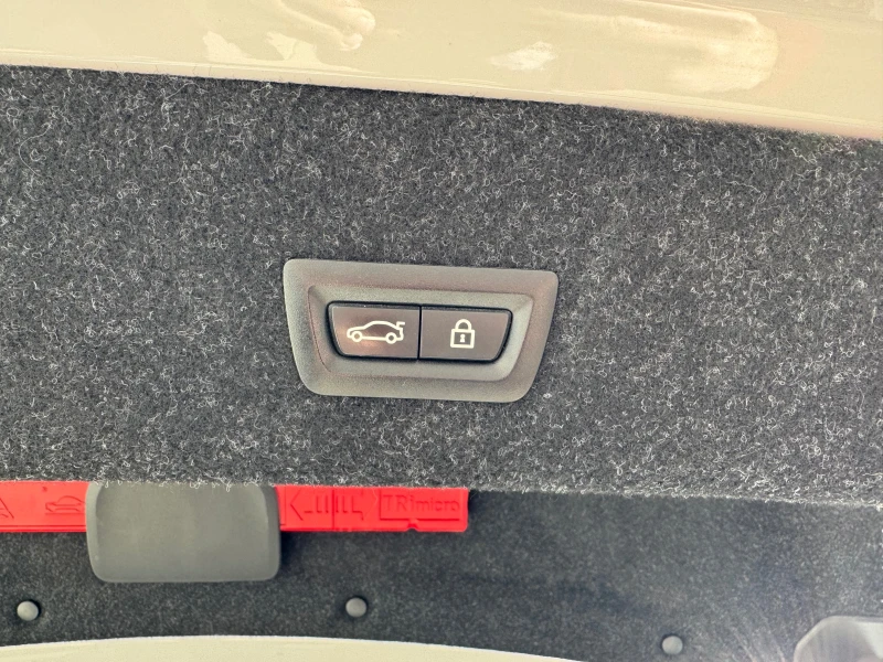 BMW 330 xDrive, снимка 16 - Автомобили и джипове - 52065208