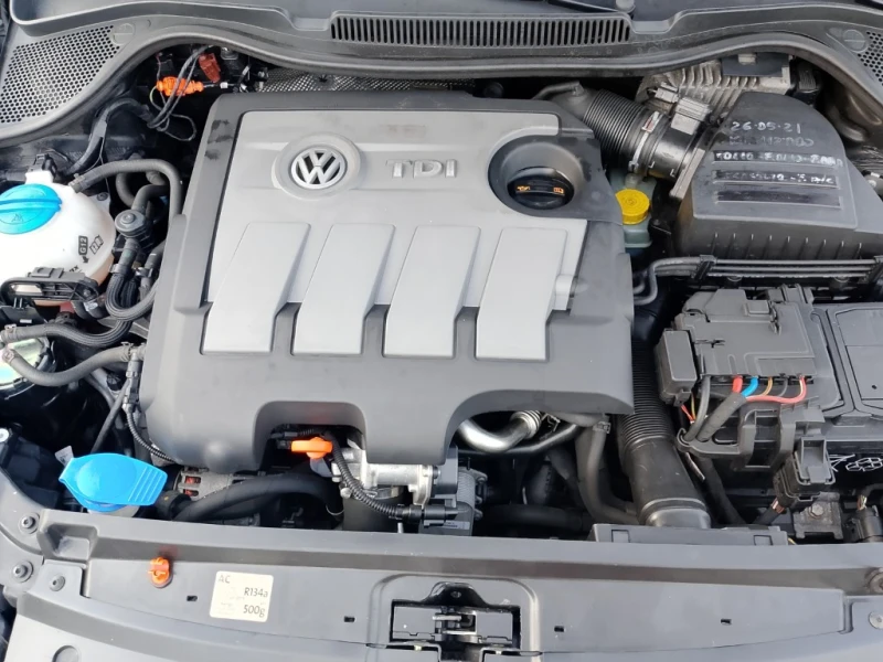 VW Polo 1.6 TDI, снимка 12 - Автомобили и джипове - 52662297