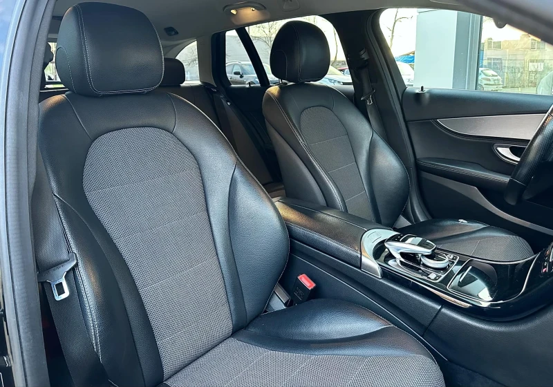 Mercedes-Benz C 220, снимка 8 - Автомобили и джипове - 52903314