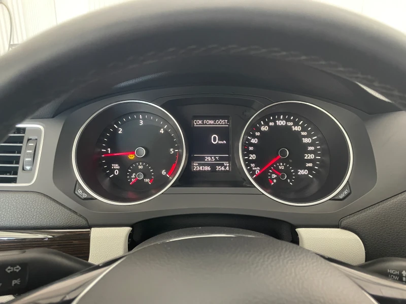 VW Jetta 2.0TDI Facelift EURO6, снимка 10 - Автомобили и джипове - 53157424