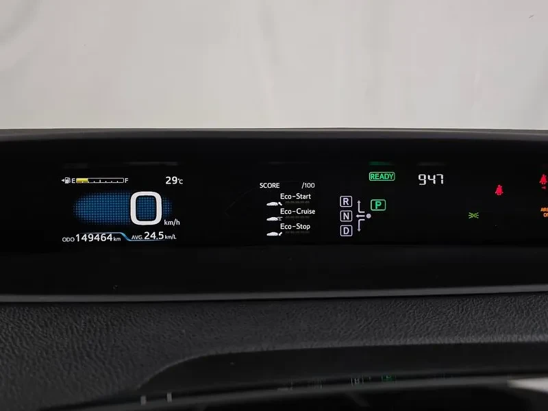 Toyota Prius 1.8 Хибрид, снимка 5 - Автомобили и джипове - 55432869