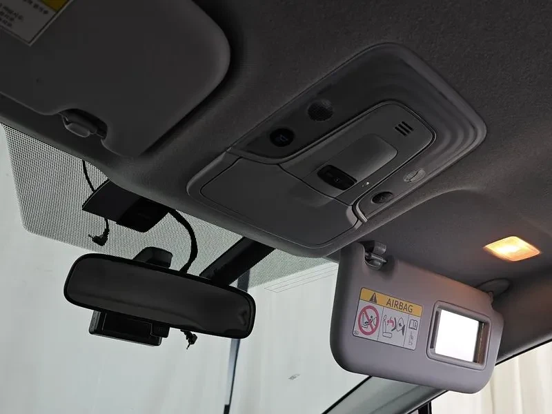 Toyota Prius 1.8 Хибрид, снимка 11 - Автомобили и джипове - 55432869