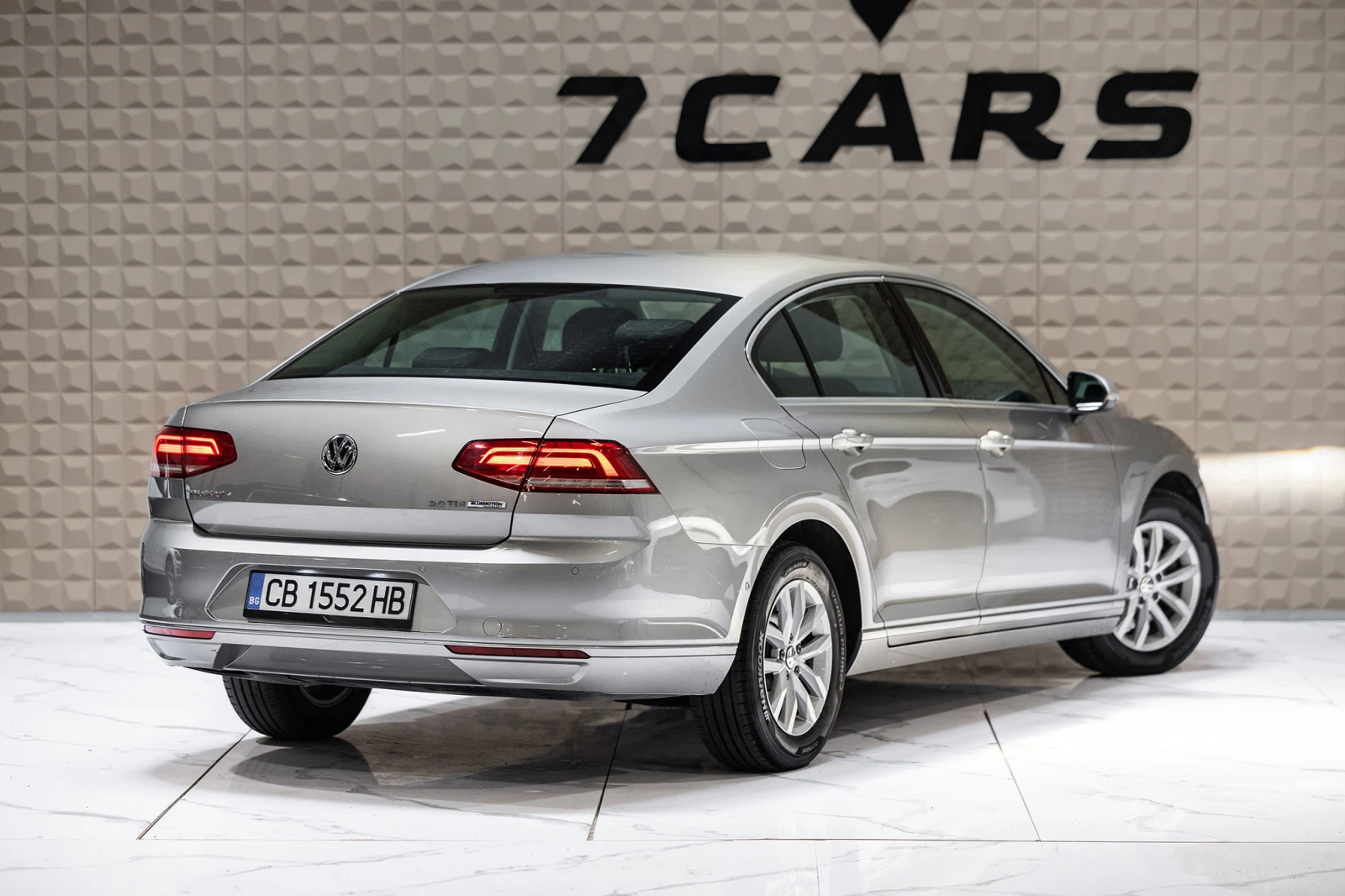 VW Passat * ДИСТРОНИК* ПЪРВИ СОБСТВЕНИК* АДАПТИВЕН КРУИЗ*  - изображение 6
