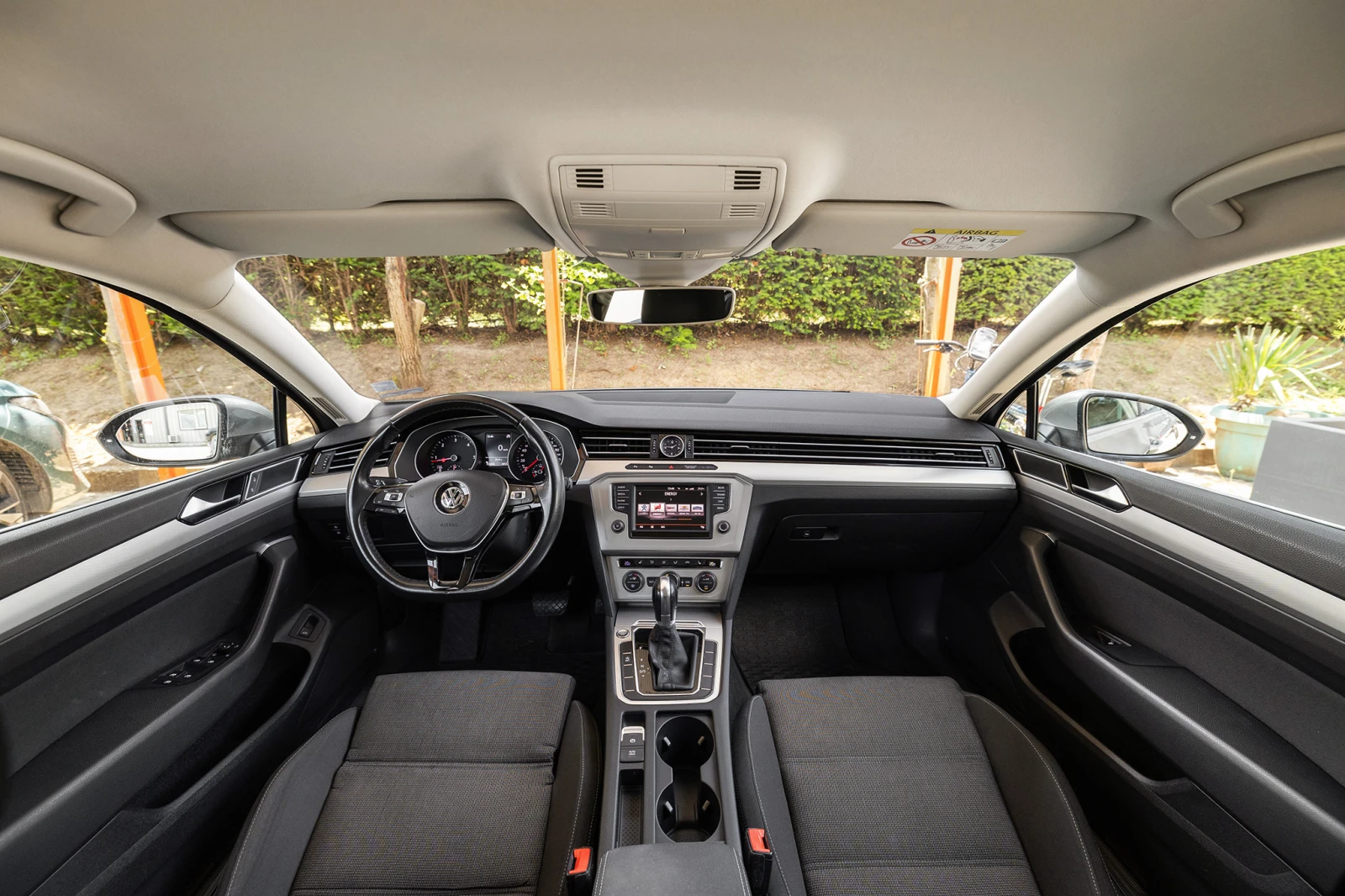 VW Passat * ДИСТРОНИК* ПЪРВИ СОБСТВЕНИК* АДАПТИВЕН КРУИЗ*  - изображение 9