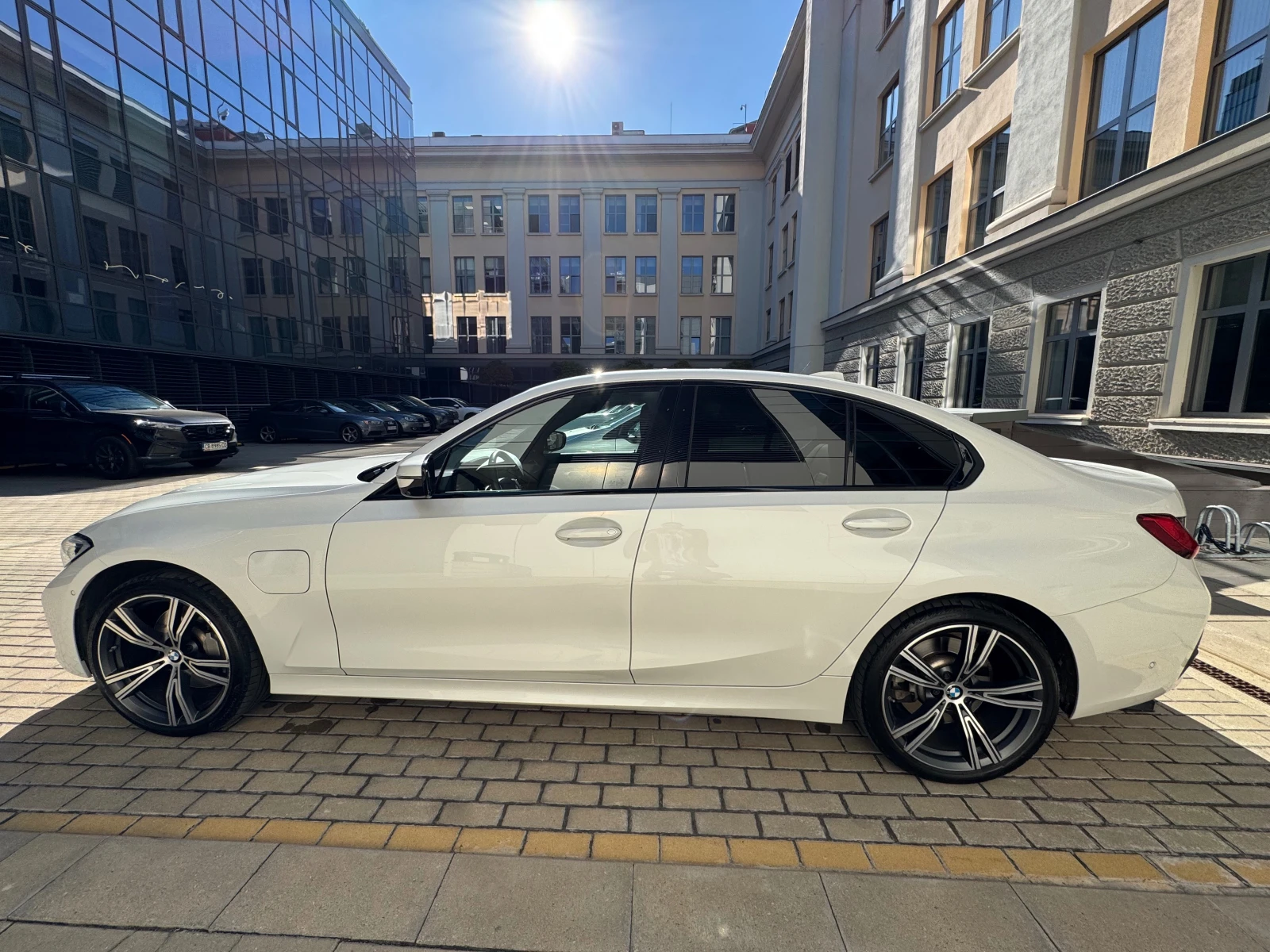BMW 330 xDrive - изображение 2