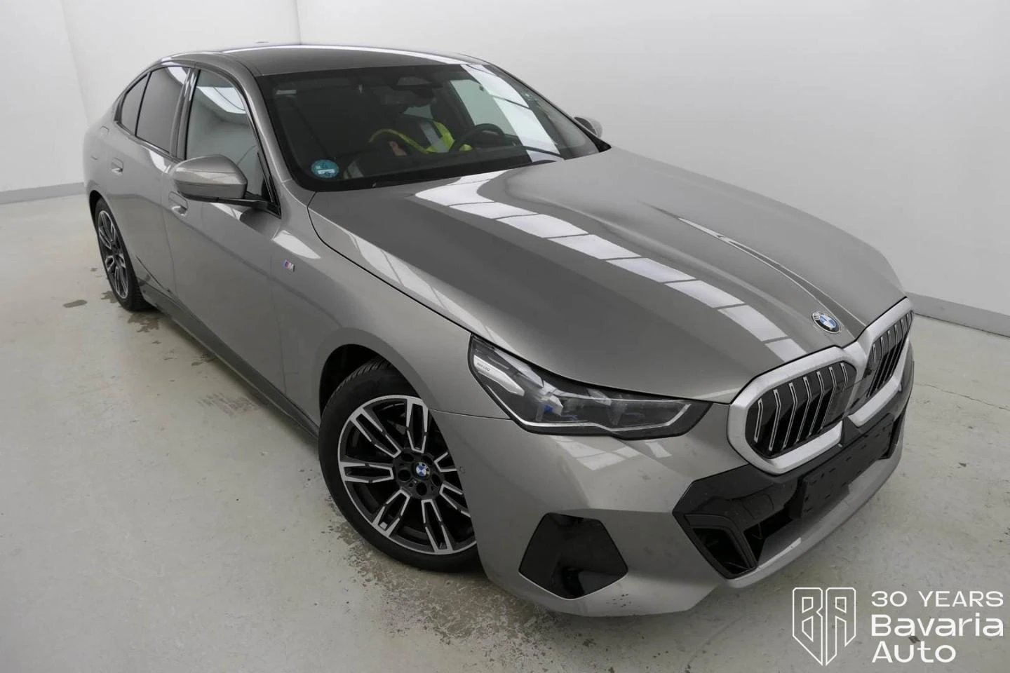 BMW 520 i M Sport Paket Steptronic - изображение 4