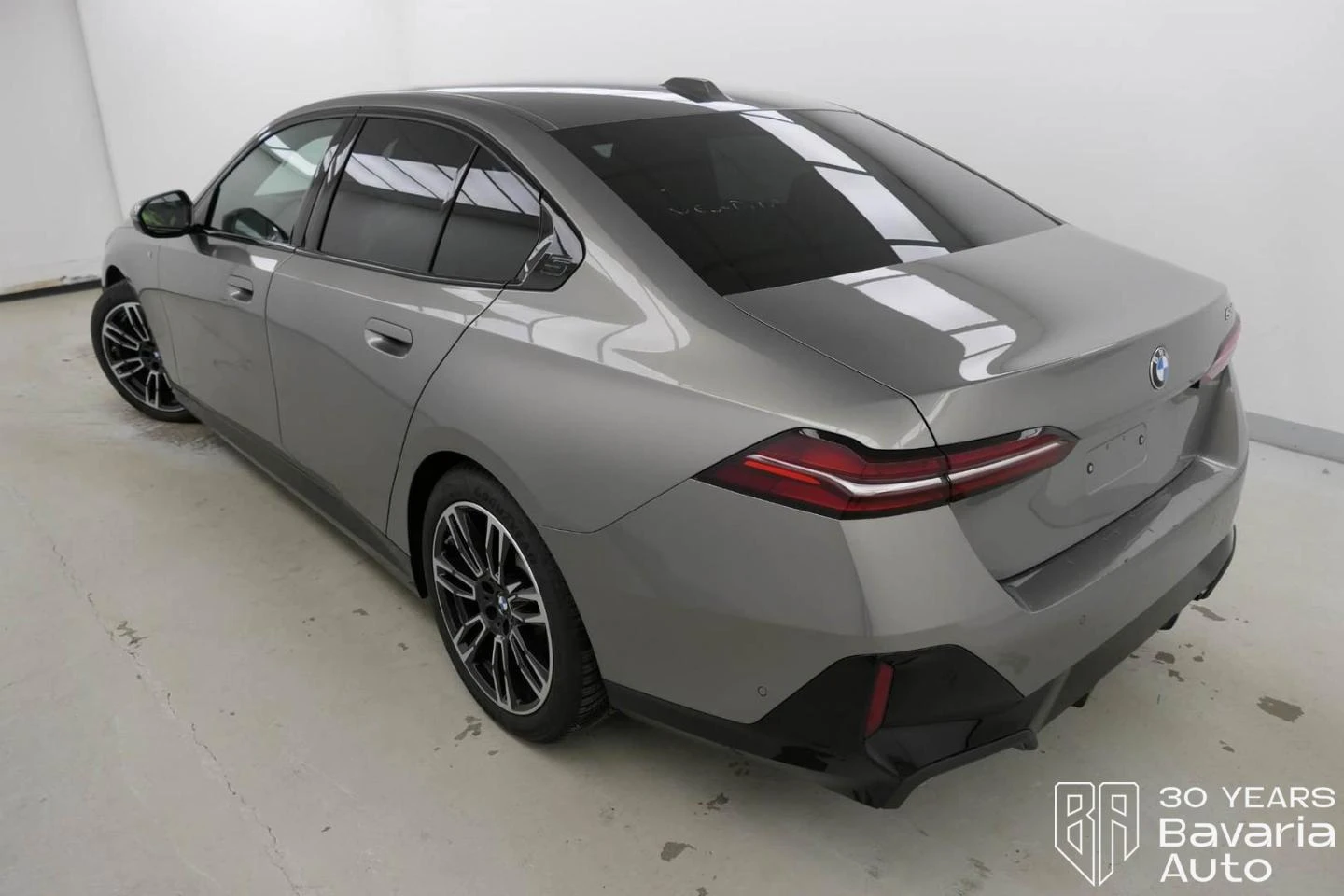 BMW 520 i M Sport Paket Steptronic - изображение 2