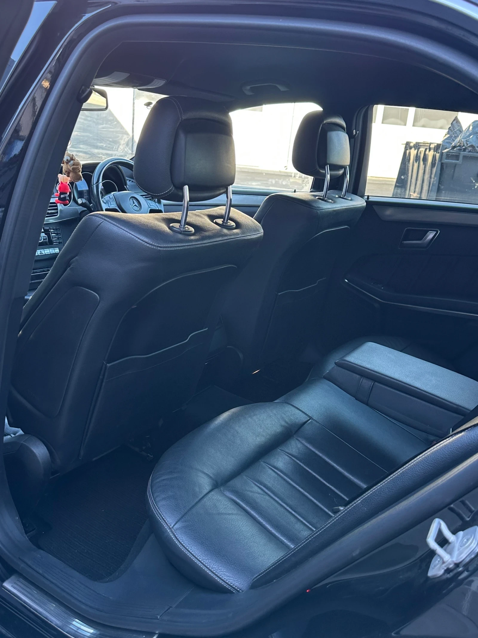 Mercedes-Benz E 250 250CDI - изображение 8