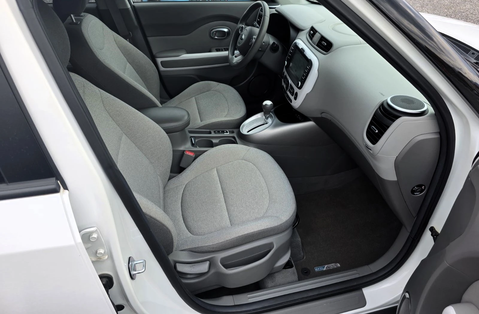 Kia Soul Full Eco Electric/Термопомпа* , снимка 12 - Автомобили и джипове - 52696721