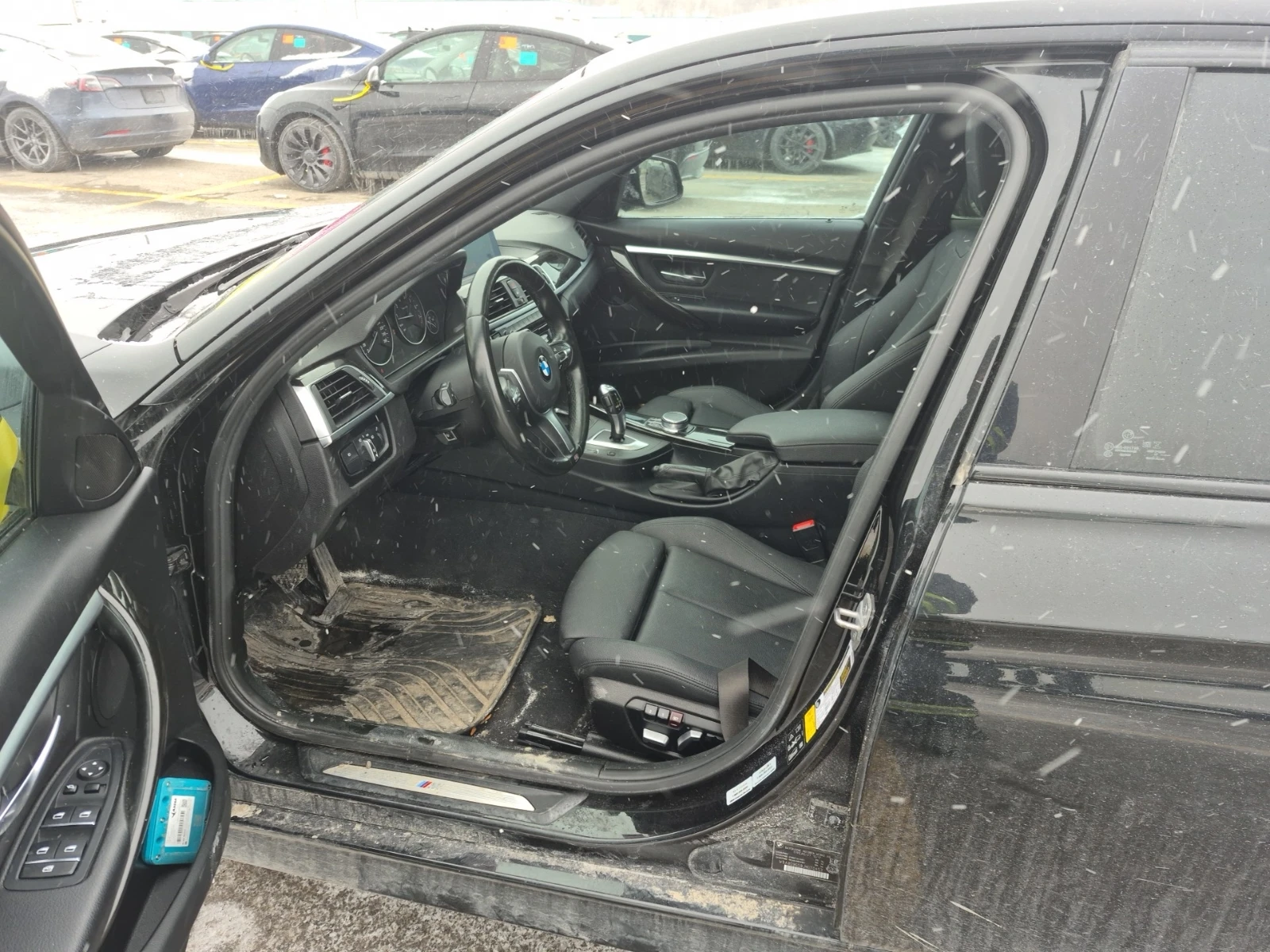 BMW 330 М ПАКЕТ * * CARFAX * * АВТО КРЕДИТ * * , снимка 6 - Автомобили и джипове - 53912934