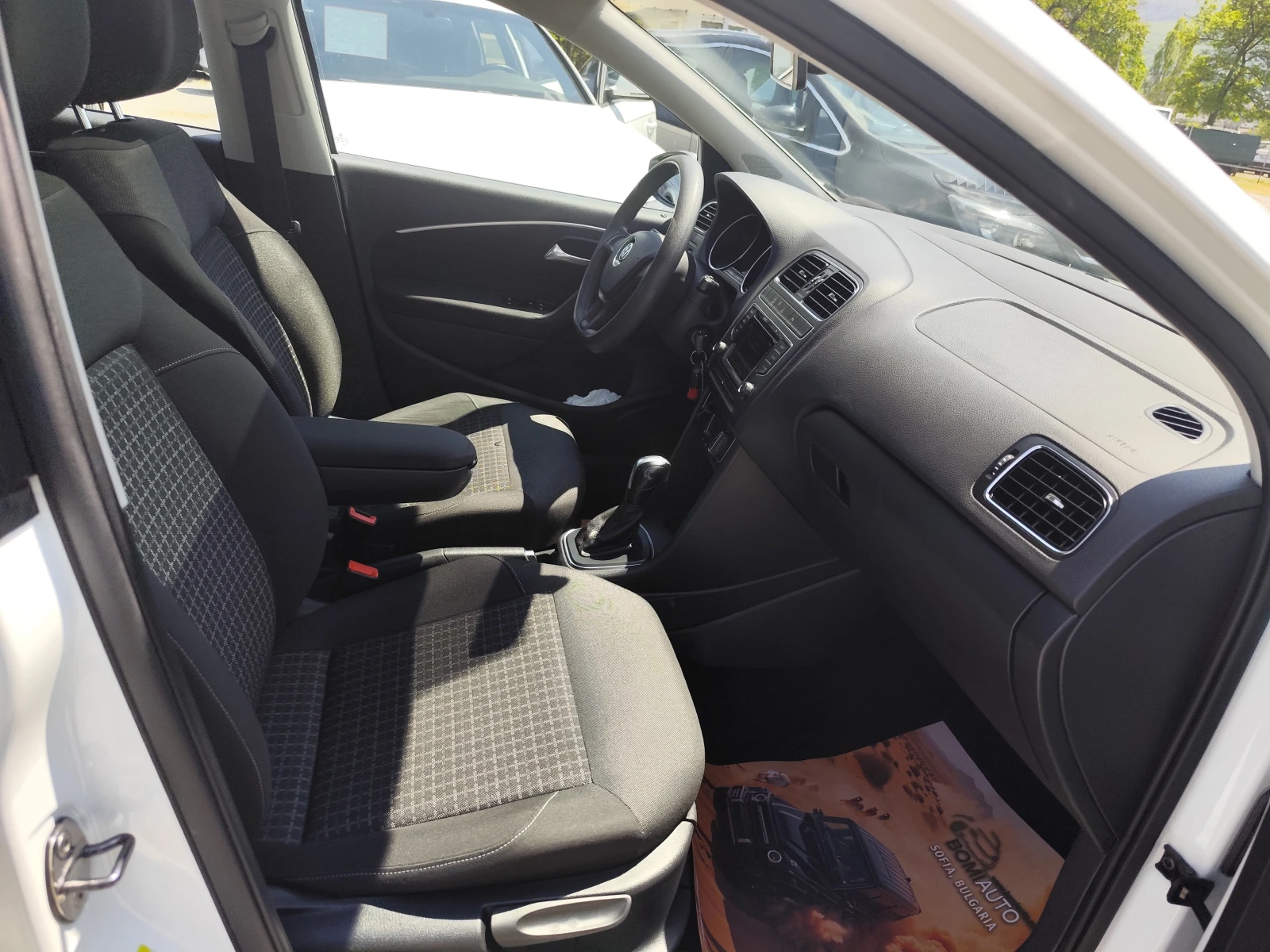 VW Polo 1.2TSi* АВТОМАТИК* ШИБЕДАХ* EURO6B* , снимка 13 - Автомобили и джипове - 54427069