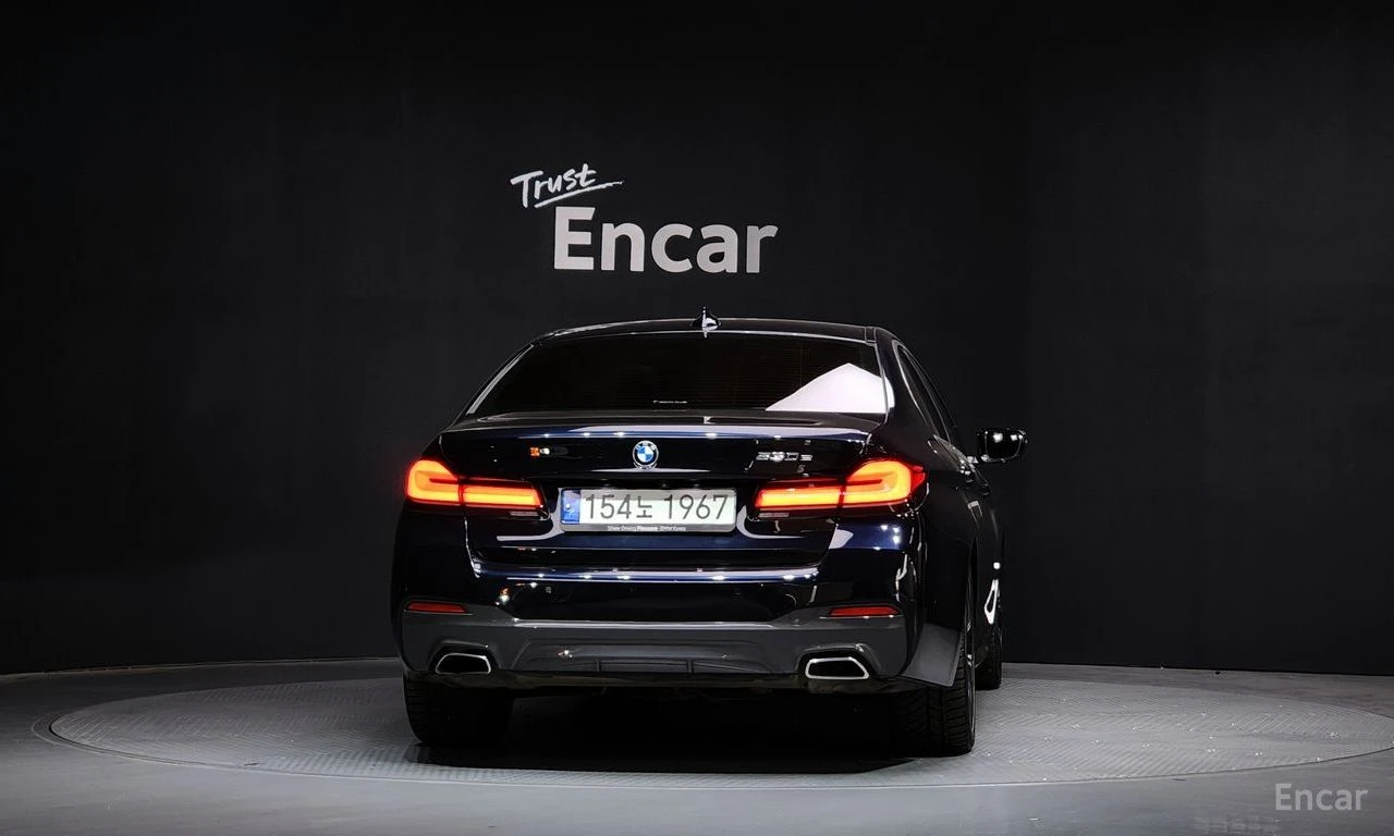 BMW 530E M* SPORT* HYBRID* HARMON* KARDON* ХЕДЪП* 360КАМЕРА, снимка 4 - Автомобили и джипове - 54510360