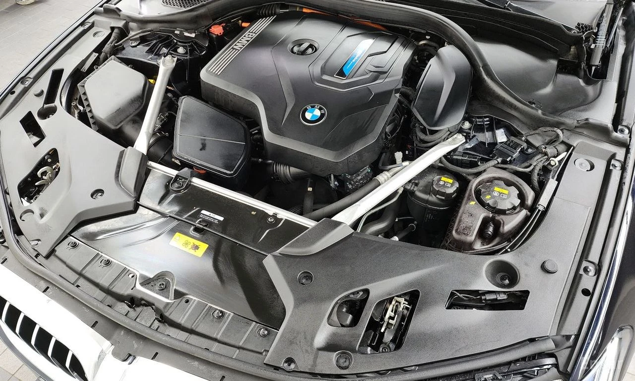 BMW 530E M* SPORT* HYBRID* HARMON* KARDON* ХЕДЪП* 360КАМЕРА, снимка 17 - Автомобили и джипове - 54510360