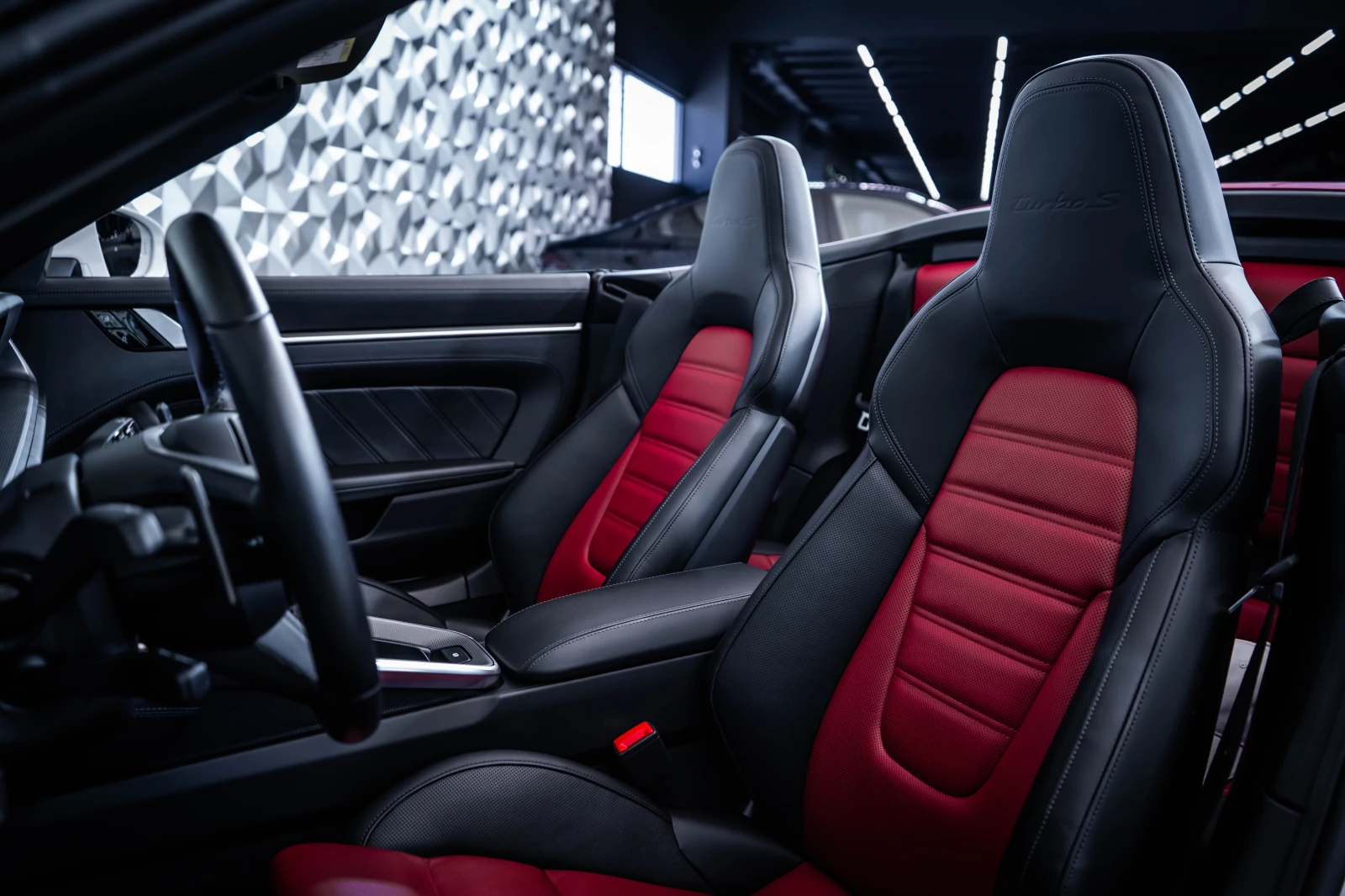 Porsche 911 * Tuning* Carbon* Burmester* 360, снимка 13 - Автомобили и джипове - 54567127