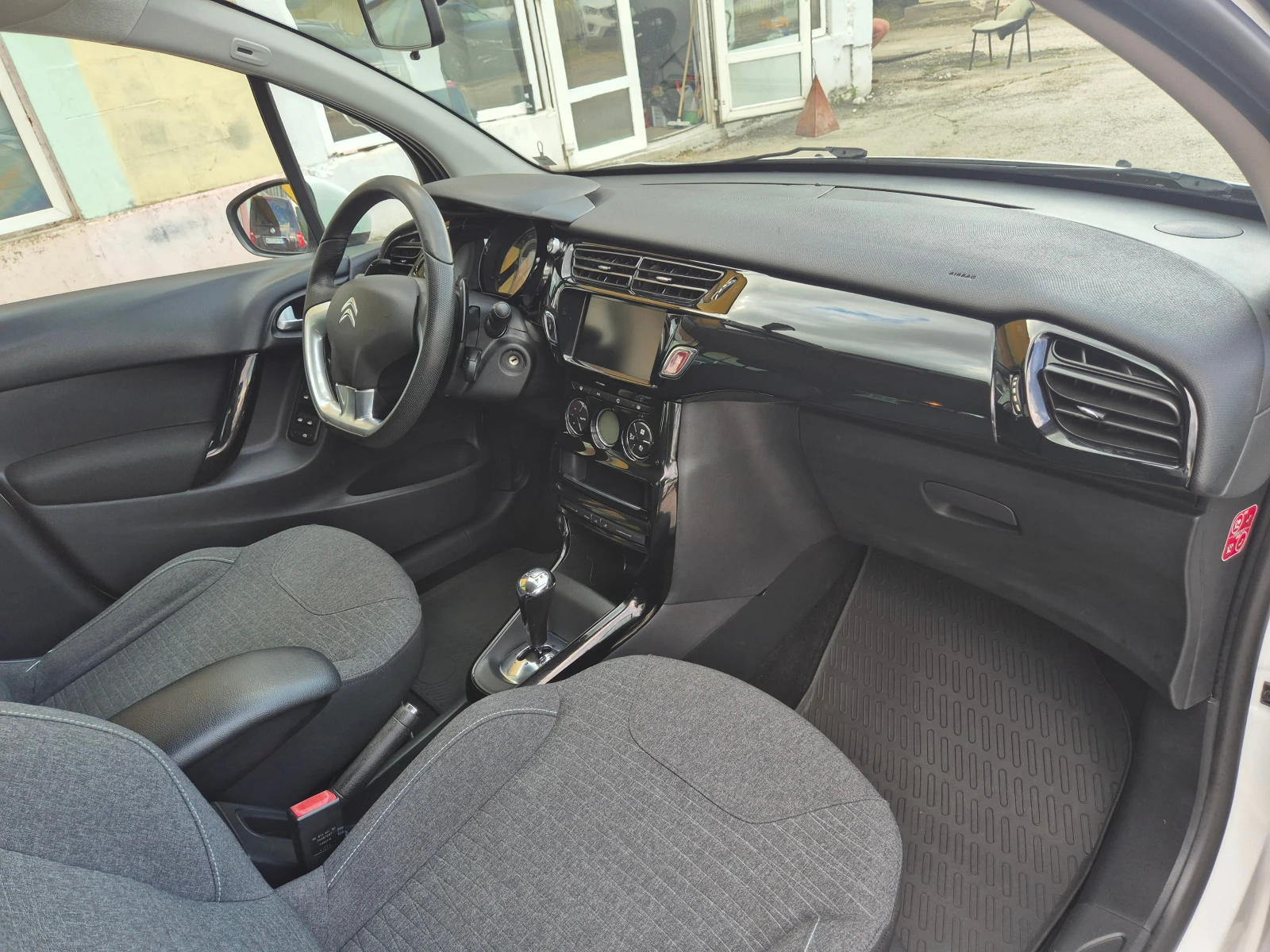 Citroen C3 1.2I ГАЗ АВТОМАТ TOP, снимка 13 - Автомобили и джипове - 54857815