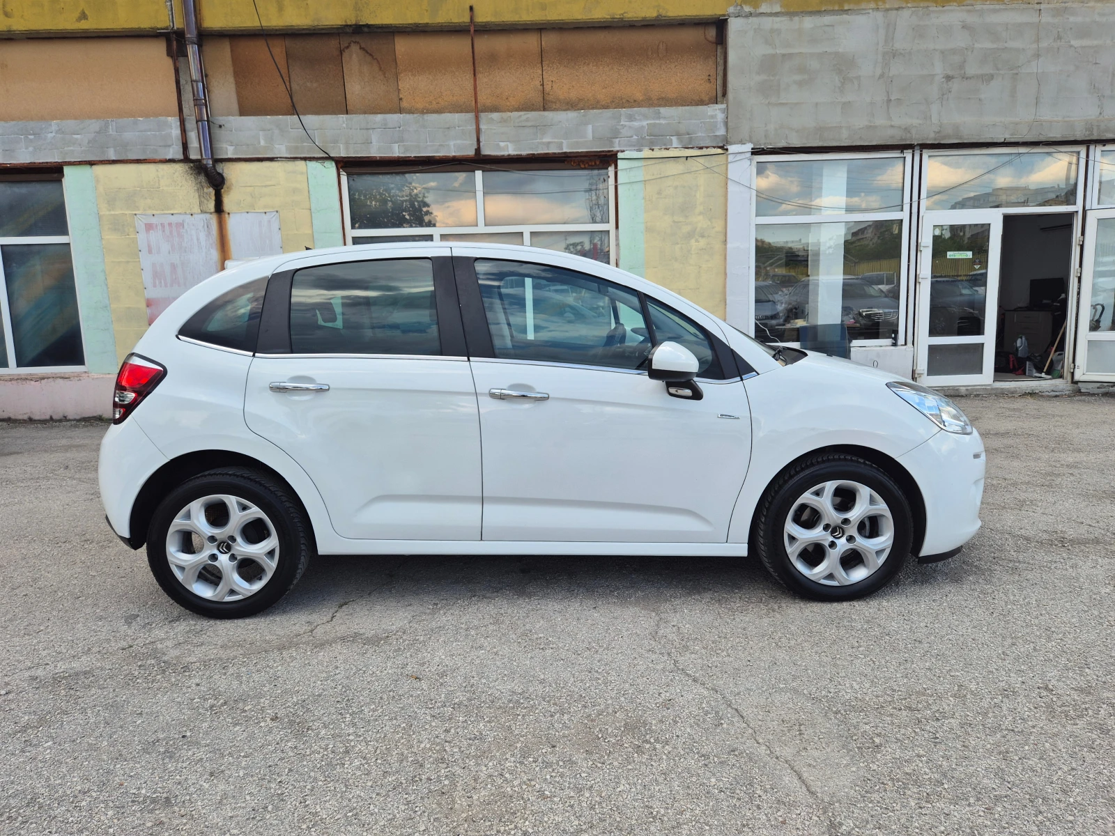 Citroen C3 1.2I ГАЗ АВТОМАТ TOP, снимка 4 - Автомобили и джипове - 54857815