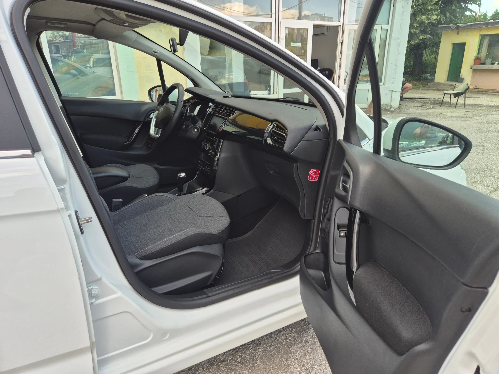 Citroen C3 1.2I ГАЗ АВТОМАТ TOP, снимка 11 - Автомобили и джипове - 54857815