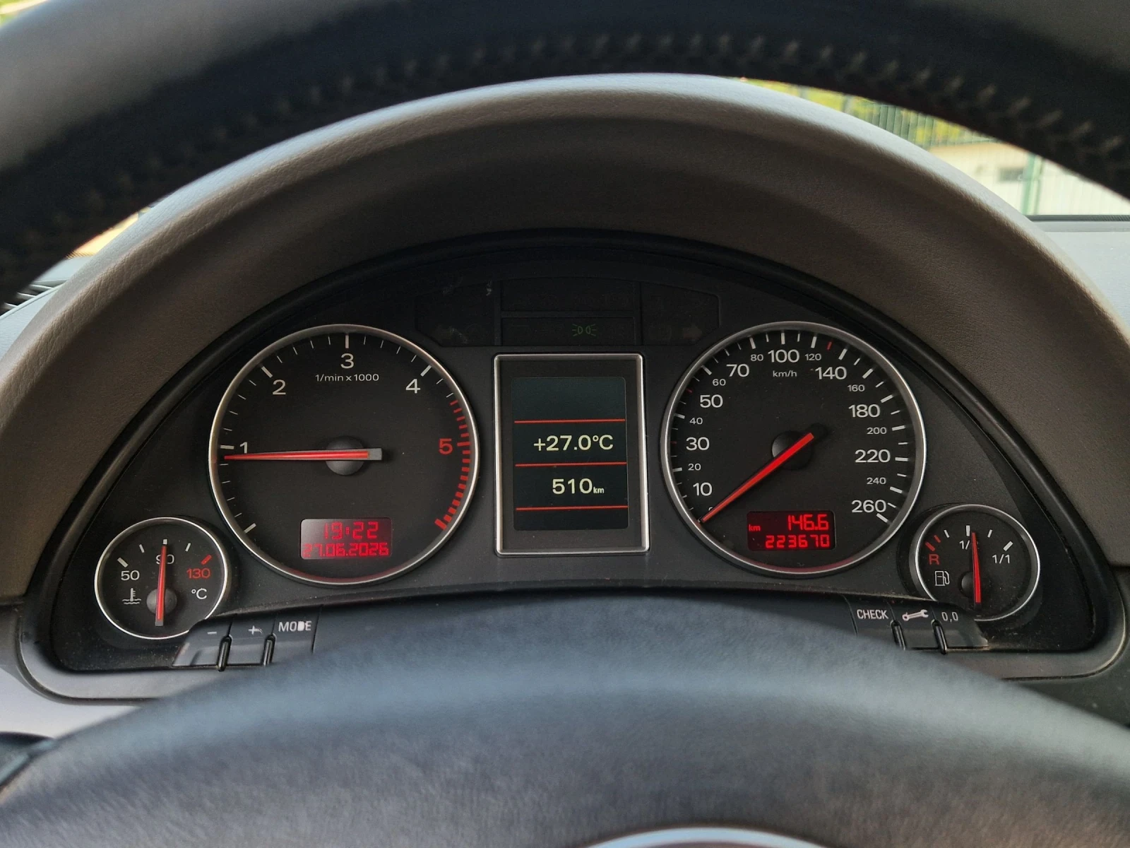 Audi A4 1.9 TDI, снимка 13 - Автомобили и джипове - 55072125