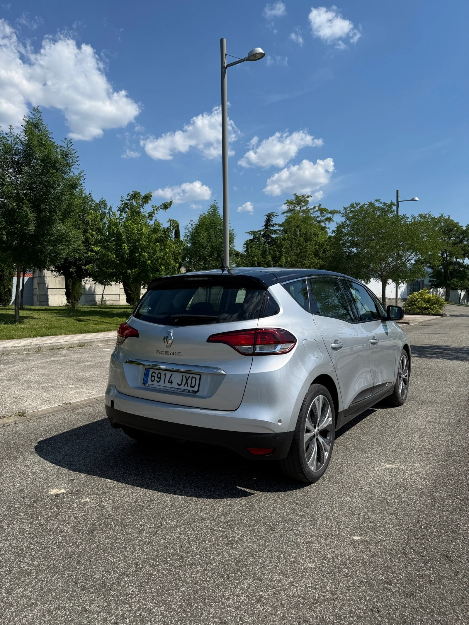 Renault Scenic 1.3tce 130 k.c, снимка 3 - Автомобили и джипове - 55231358