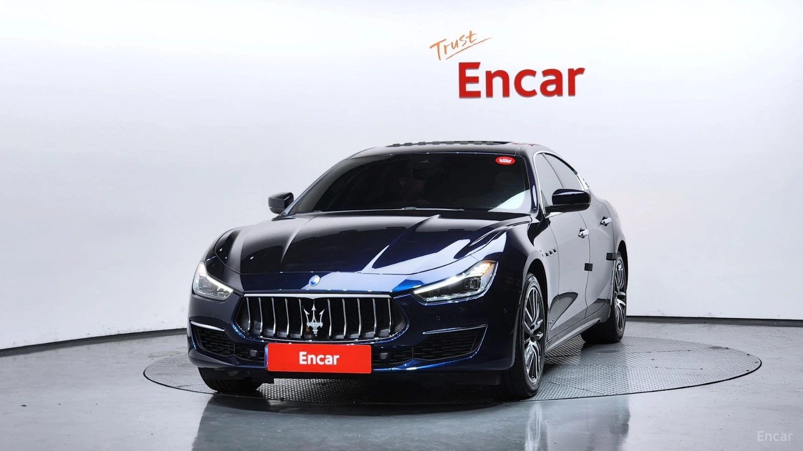 Maserati Ghibli 3.0 GranLusso* КОЖА* ОБДУХВ* НАВИ* ПАНО, снимка 3 - Автомобили и джипове - 55481156