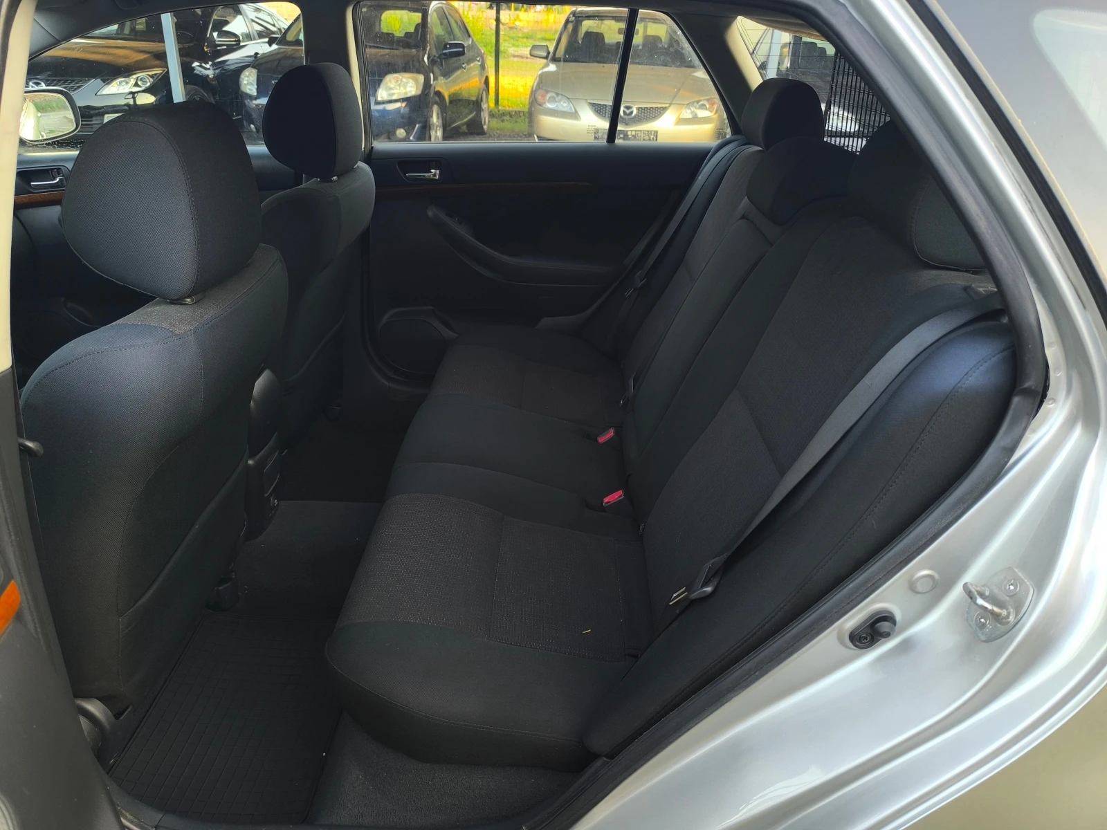 Toyota Avensis FACE LIFT-2.0D4D-126кс-6 скорости-КЛИМАТРОНИК-, снимка 12 - Автомобили и джипове - 55644996