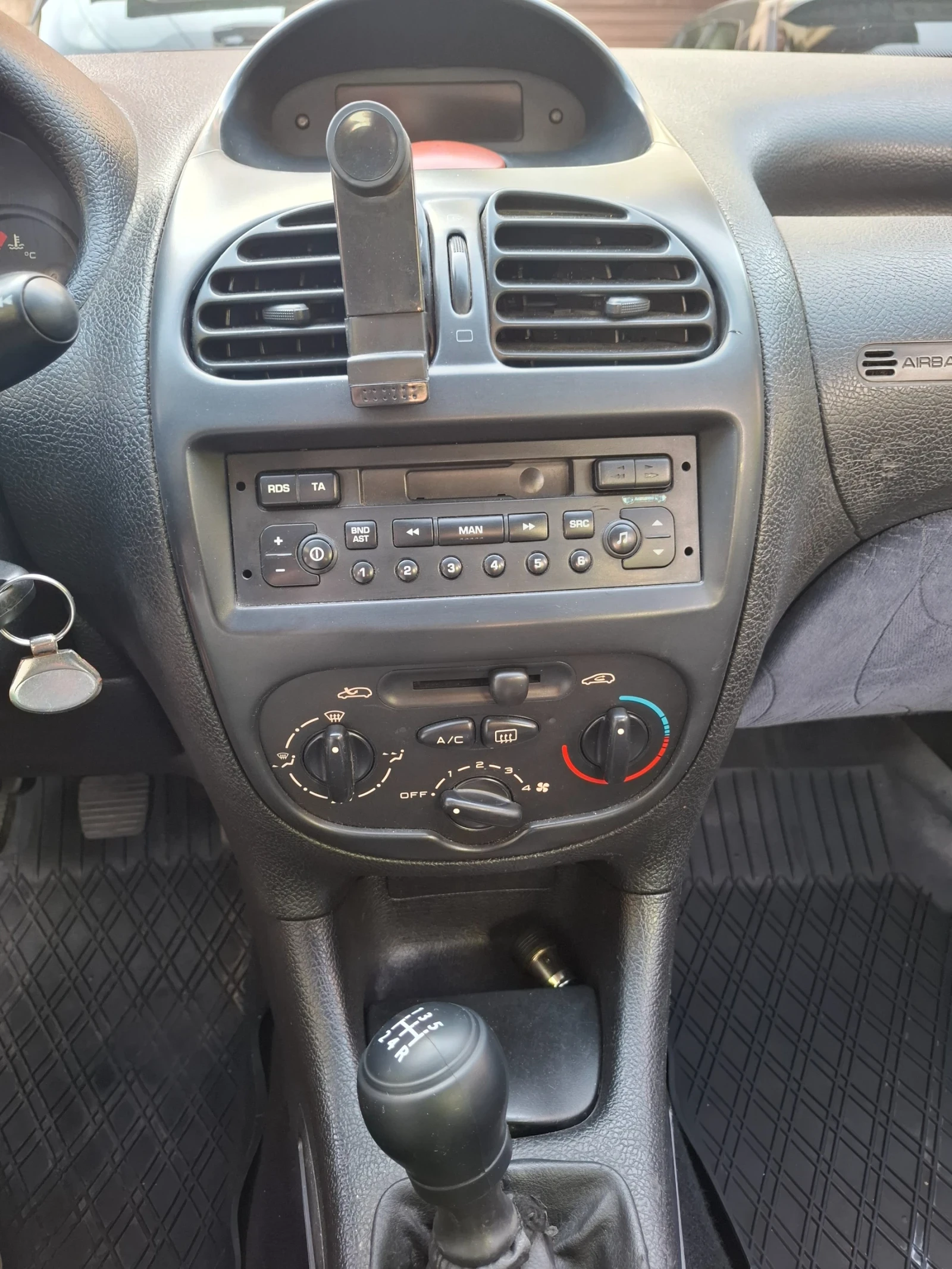 Peugeot 206, снимка 6 - Автомобили и джипове - 55877823
