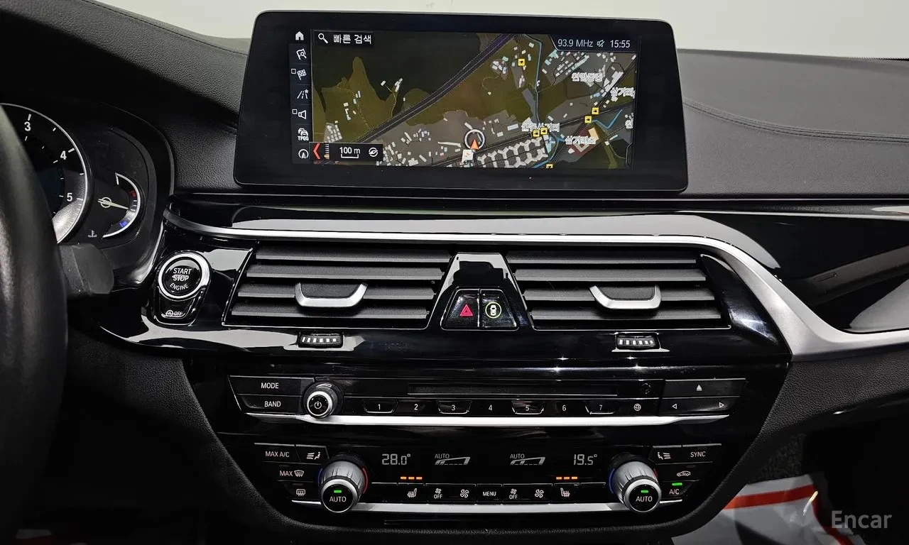 BMW 520 LUXURY SPECIAL EDITION* HEAD UP* , снимка 9 - Автомобили и джипове - 56374618