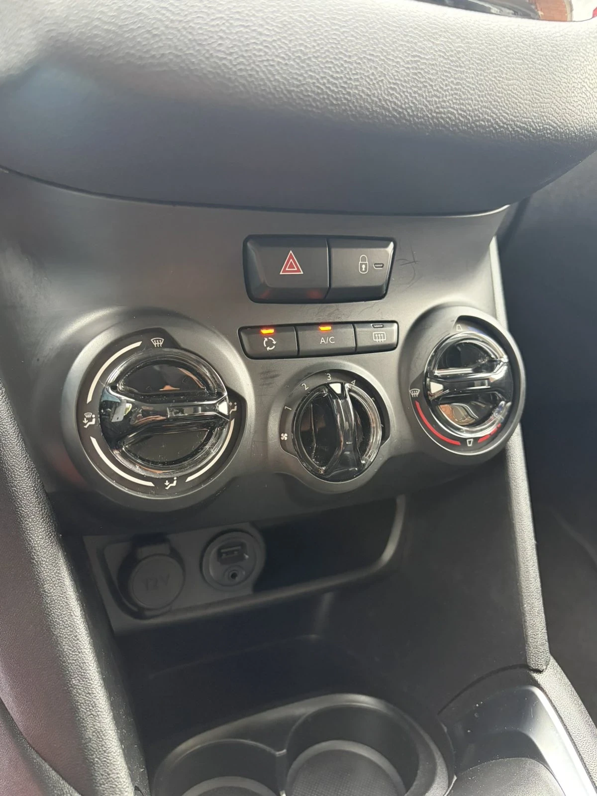 Peugeot 208 1.2/82k/EURO6/���� �����/��������� ��������� | Mobile.bg � ����������� 12