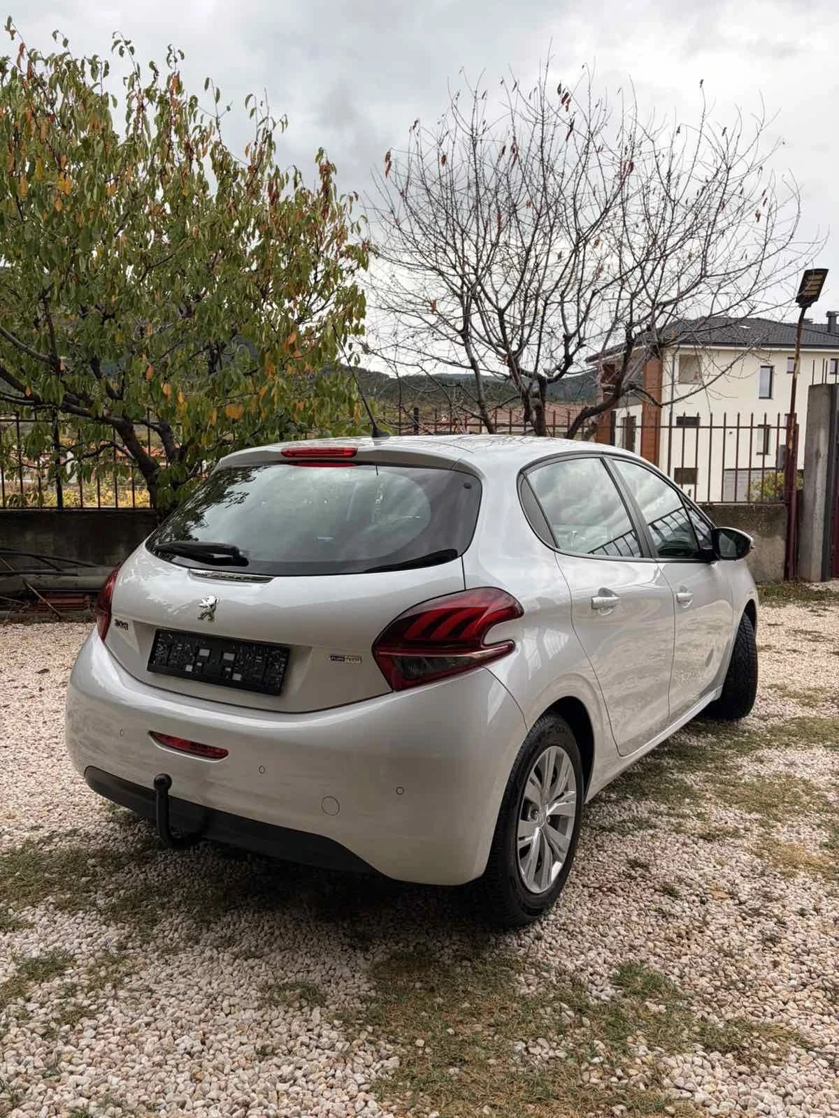 Peugeot 208 1.2/82k/EURO6/���� �����/��������� ��������� | Mobile.bg � ����������� 3