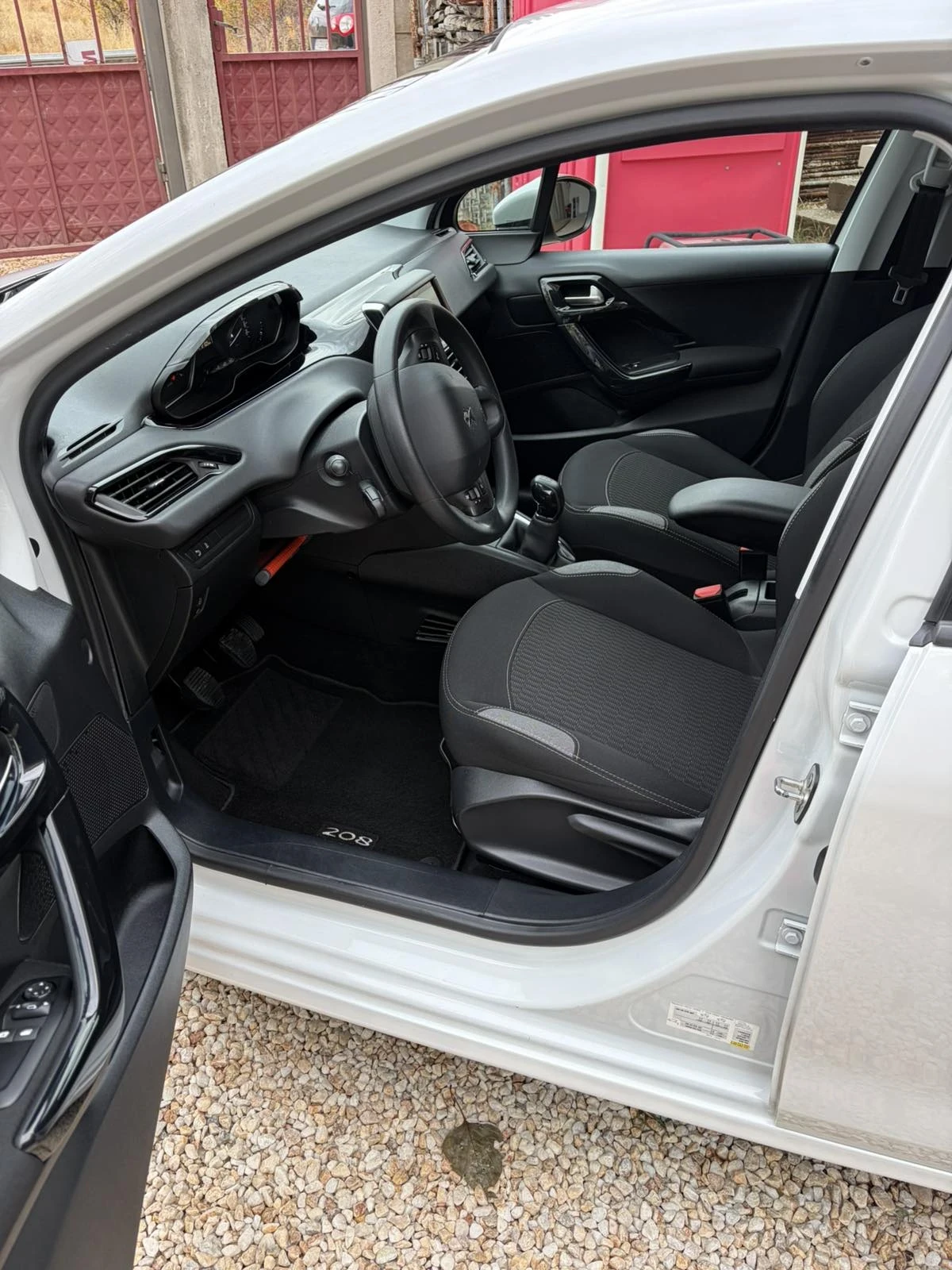 Peugeot 208 1.2/82k/EURO6/���� �����/��������� ��������� | Mobile.bg � ����������� 5