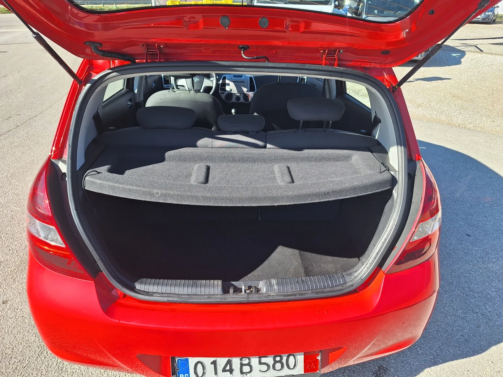 Hyundai I20, снимка 12 - Автомобили и джипове - 56541070