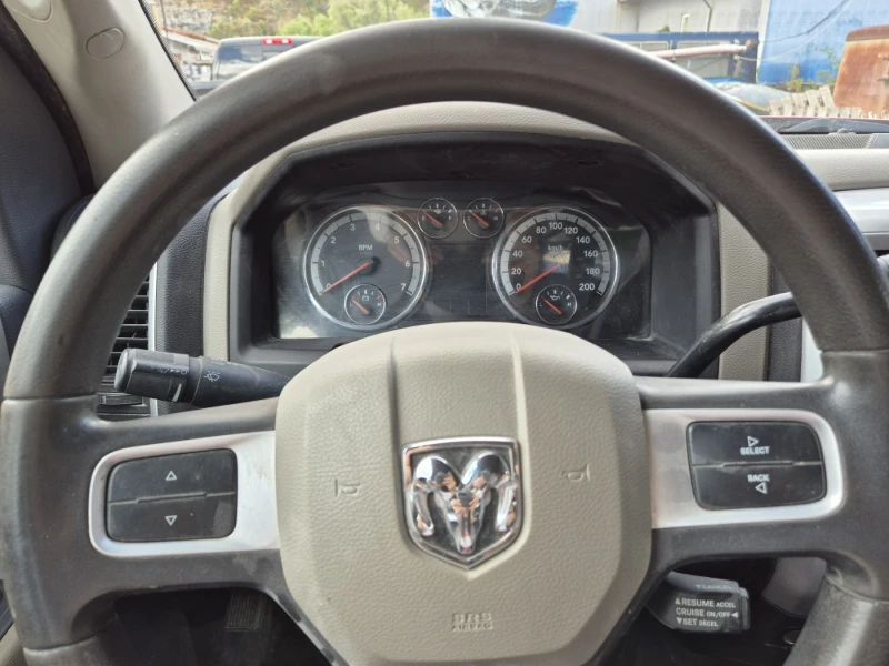 Dodge RAM 1500 5, 7 HEMI SLT, снимка 6 - Автомобили и джипове - 51552986