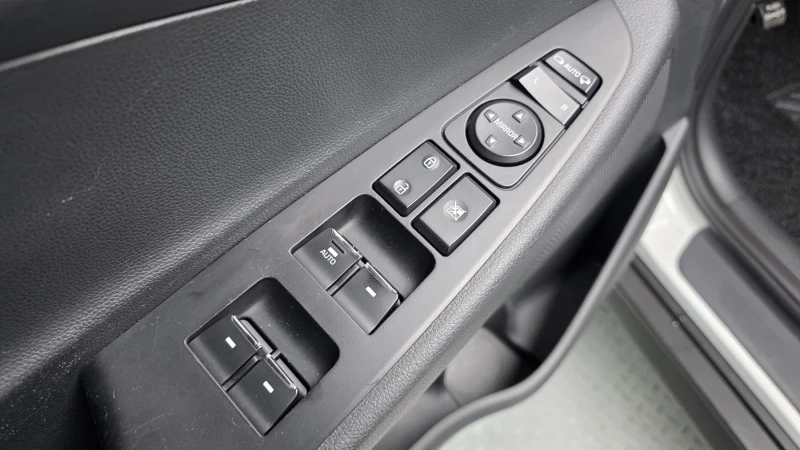 Hyundai Tucson 2.0 2WD MODERN autogeorge.com, снимка 11 - Автомобили и джипове - 51903258