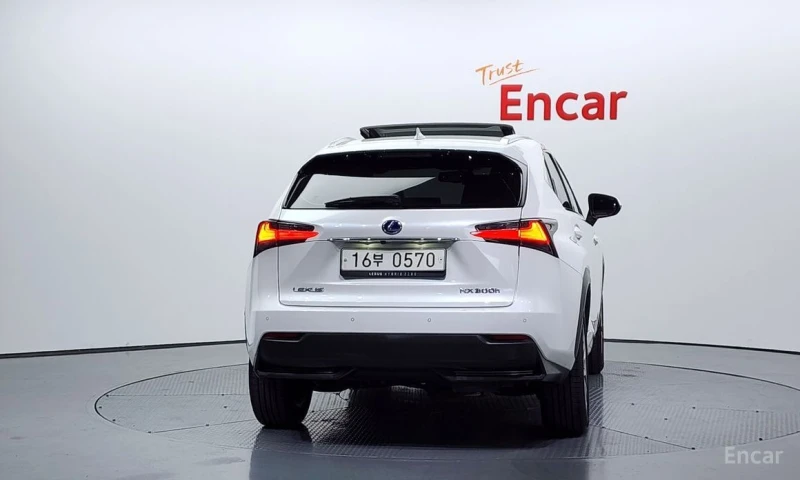 Lexus NX 300h, снимка 4 - Автомобили и джипове - 53482635