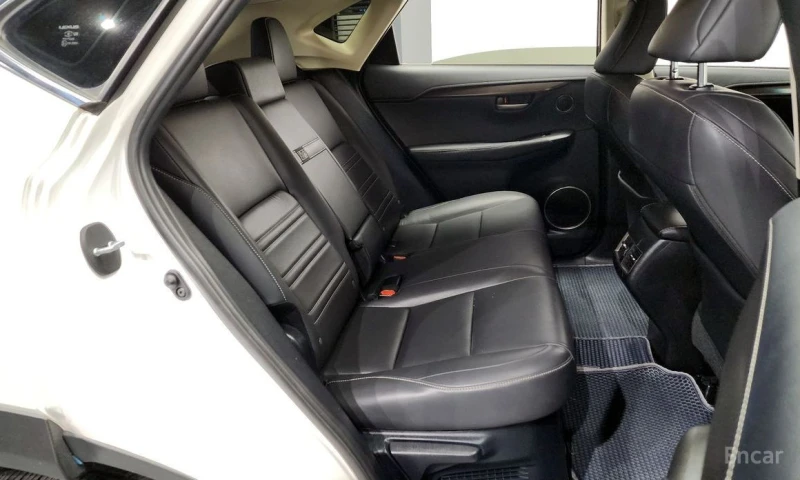 Lexus NX 300h, снимка 12 - Автомобили и джипове - 53482635