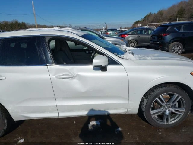 Volvo XC60 * T5* MOMENTUM* KEYLESS* КОЖА* ПОДГРЕВ* КАМЕРА* , снимка 5 - Автомобили и джипове - 53892880