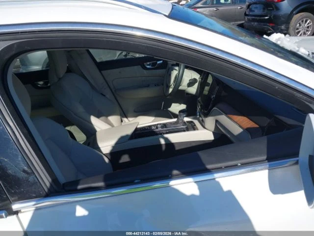 Volvo XC60 * T5* MOMENTUM* KEYLESS* КОЖА* ПОДГРЕВ* КАМЕРА* , снимка 10 - Автомобили и джипове - 53892880