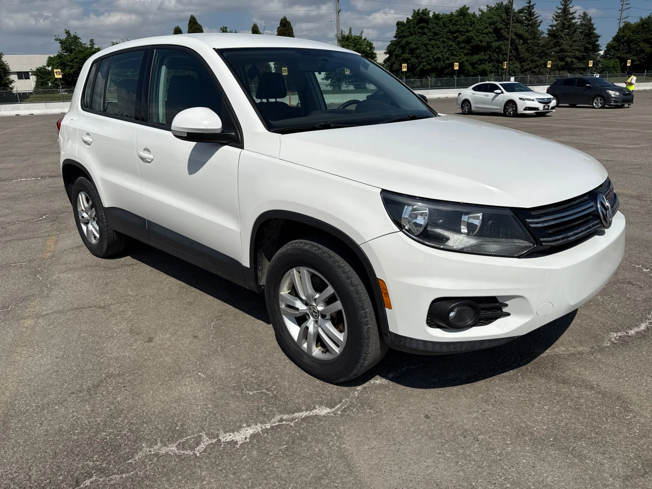 VW Tiguan * CARFAX* АВТОФИНАНСИРАНЕ* БЕЗ ПЪРВОНАЧАЛНА ВНОСКА - изображение 6