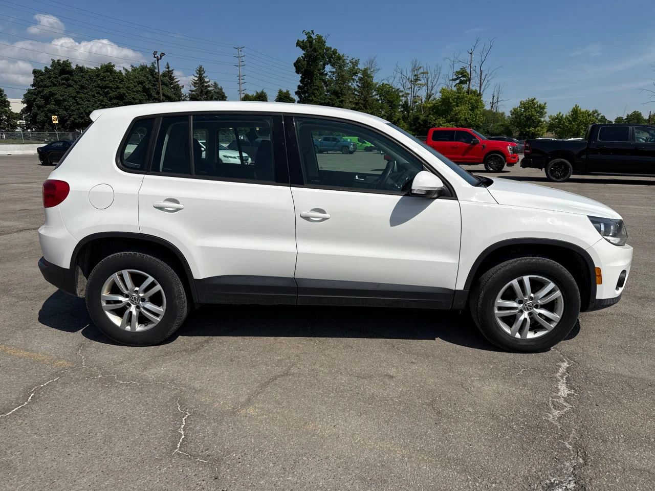 VW Tiguan * CARFAX* АВТОФИНАНСИРАНЕ* БЕЗ ПЪРВОНАЧАЛНА ВНОСКА - изображение 3