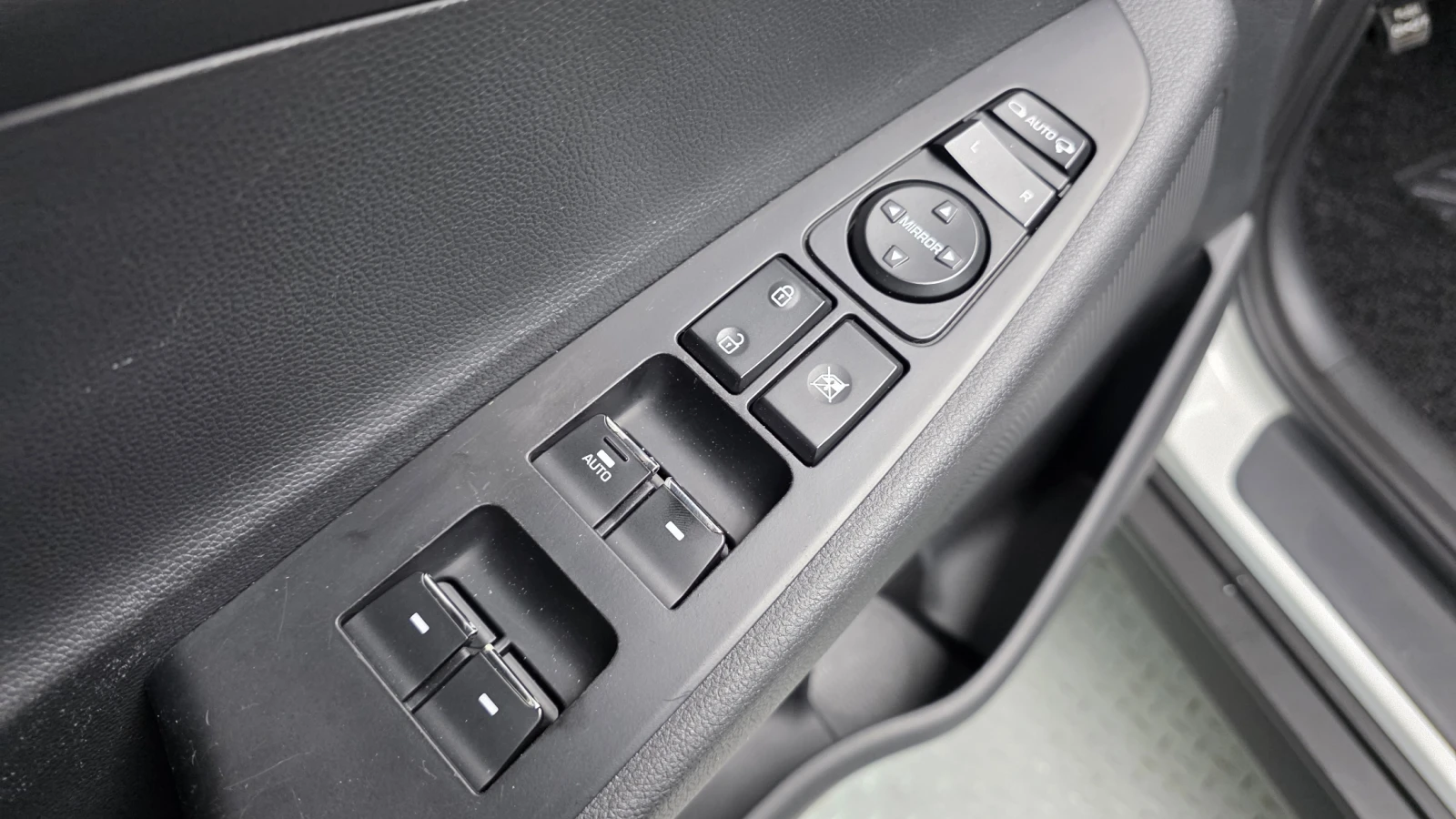 Hyundai Tucson 2.0 2WD MODERN | Mobile.bg   11